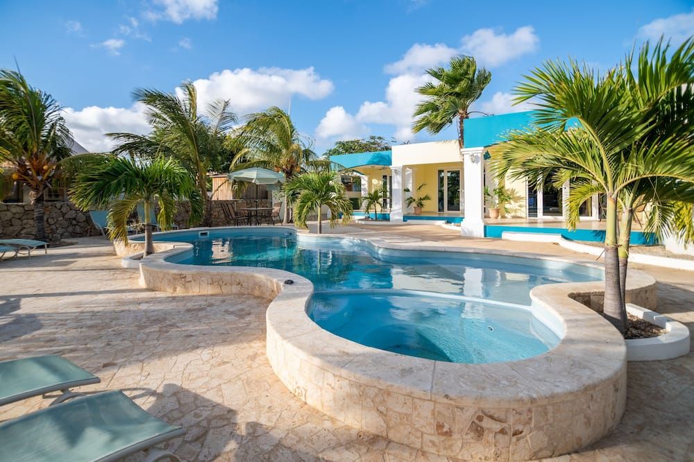 أكوا فيفا سويتس - كرالنداك - حوض السباحة