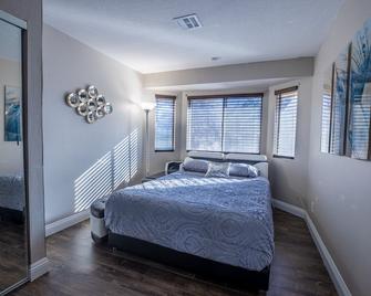 1800 Sqft House W/Heated Pool Spa 13min From Strip - Henderson - Bedroom