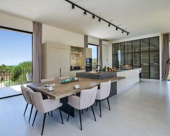 super luxury villa biggest pool Mallorca's - Ses Salines - Dining room
