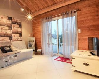 Maison charmante avec vue sur montagne près d'Yssingeaux - Yssingeaux - Living room