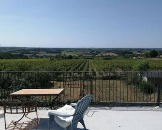 Gîte suitable for events with family or friends - Beaulieu-sur-Layon - Balcón