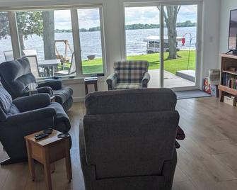 Fully updated 3-bedroom lakefront home in Beaver Dam. - Beaver Dam