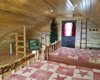High Point Hideout- awe-inspiring mountain top views near Yellowstone National Parks East entrance! - Wapiti - Bedroom