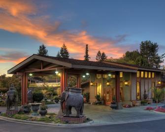 Dinah's Garden Hotel - Palo Alto - Rakennus