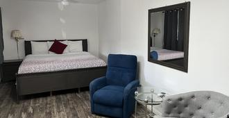 Holiday Motel - Elko - Bedroom