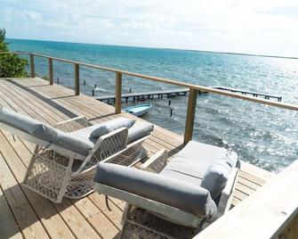 Penthouse Oceanfront Cabana - Dangriga - Balkon
