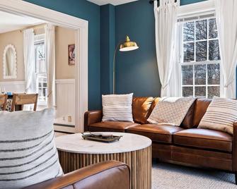 Modern Apartment - 20 Mins To Portland, Deck, Grill & Firepit, King Bed, Dogsok - Westbrook - Salon