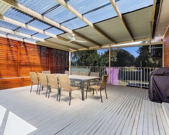 Strathdale Stay - Cozy & Pet Friendly - Bendigo - Balcón