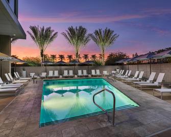 AC Hotel by Marriott Scottsdale North - Scottsdale - Pool