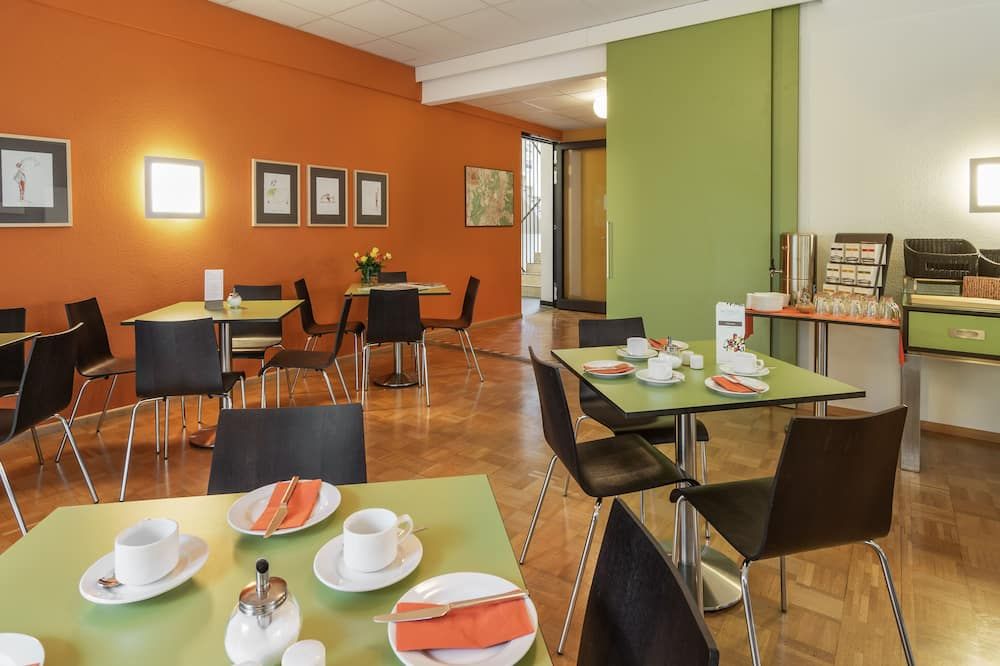 Viavelo Hotel - פרייבורג אים ברייסגאו - מסעדה