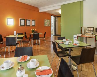 Viavelo Hotel - פרייבורג אים ברייסגאו - מסעדה