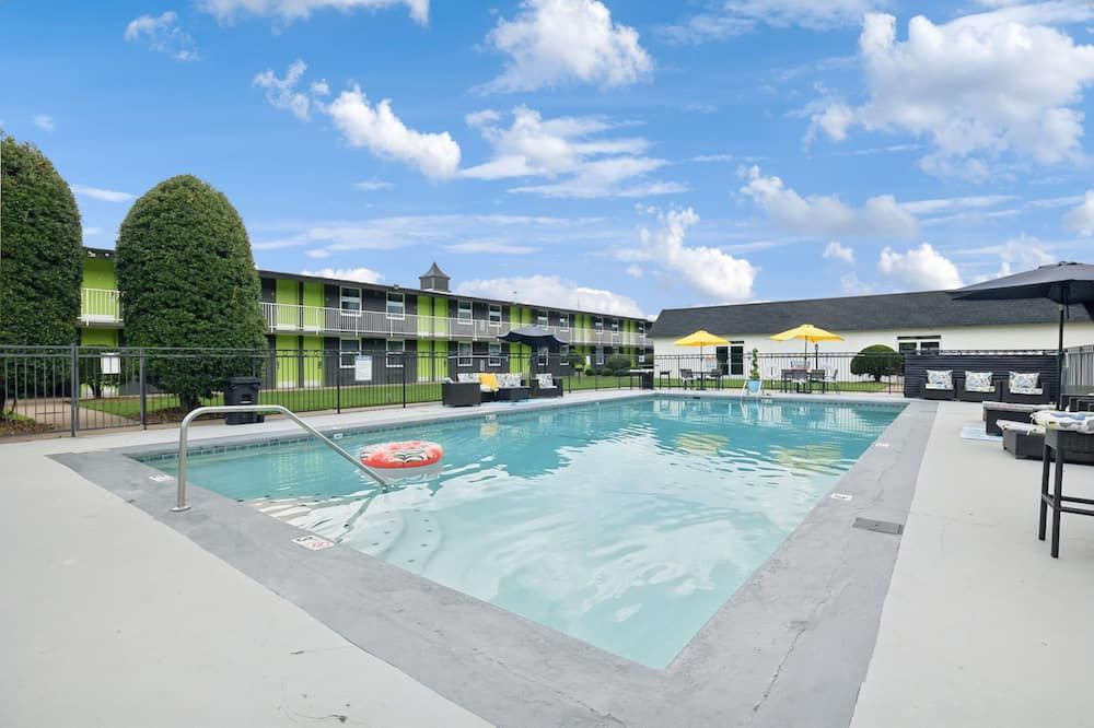 هيلسايد كروسينج ناشفيل - ناشفيل (تينيسي) - حوض السباحة