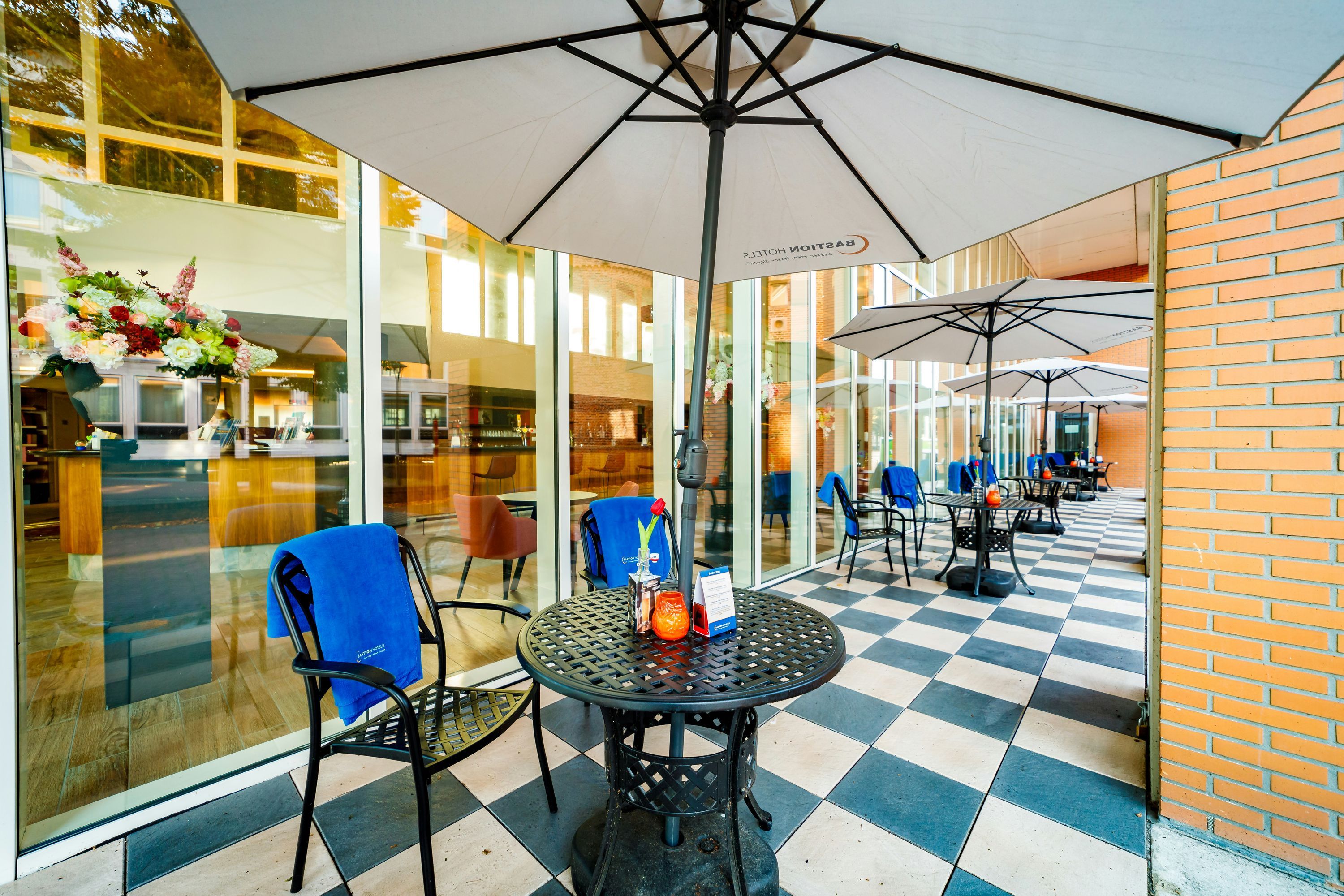 Bastion Hotel Arnhem - Arnhem - Patio