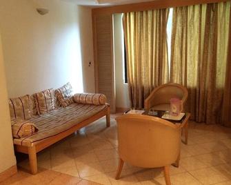 Hotel Jyoti Plaza - 馬爾岡 - 客廳