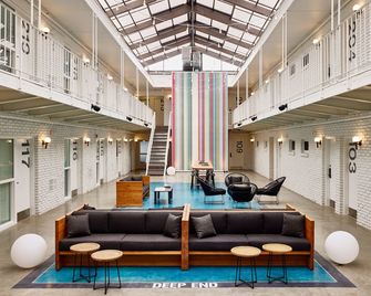 Bluebird Spa City Motor Lodge - Saratoga Springs - Lobby
