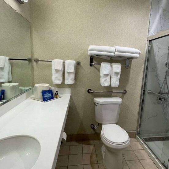 Bathroom view of SureStay Hotel by Best Western Eureka