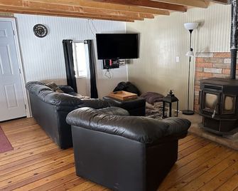 Show Low Cozy Cabin and RV site - Show Low - Wohnzimmer
