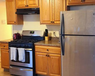 26 Columbia - 3 bdrm apt in City Center Oneonta, walkable to Main St - Oneonta - Cucina