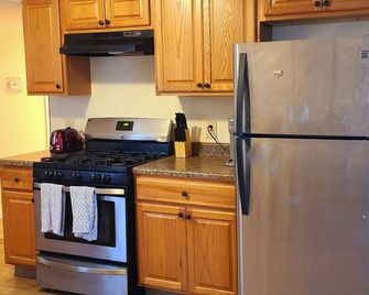 26 Columbia - 3 bdrm apt in City Center Oneonta, walkable to Main St - Oneonta - Cucina