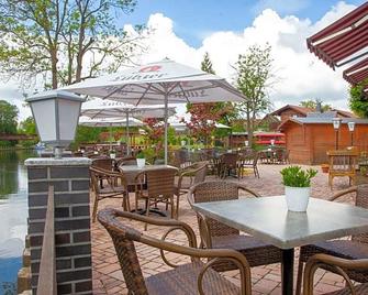 Seehotel Zum Löwen - Wesenberg - Patio