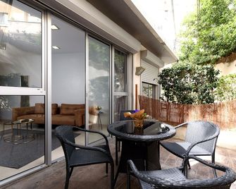 סי-לאנד דירות נופש - תל אביב - פטיו