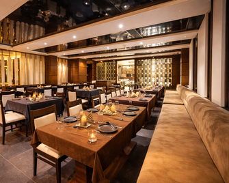 Hotel Sahibs Lighthouse Agra - Agra - Restaurant