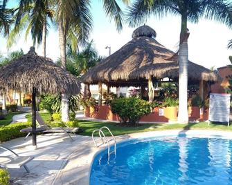 peacefull retreat with pool, nearby beaches within secure gated community. - Mezcales - Pool