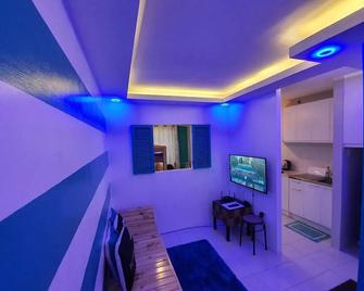 Relaxing Condo Beside Enchanted Kingdom - Santa Rosa - Wohnzimmer