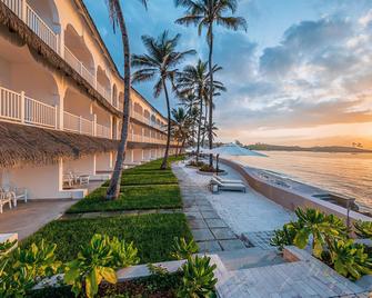 Hemingways Watamu - Malindi - Building
