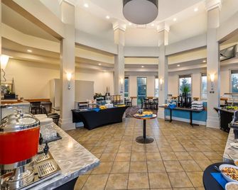 Grand Hotel & Conference Centre Calgary Airport, an Ascend Collection Hotel - Calgary - Buffet