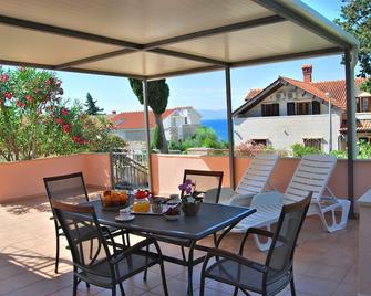 Apartment Lili - Splitska - Balcony