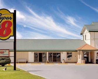 Super 8 by Wyndham Cut Bank - Cut Bank - Building