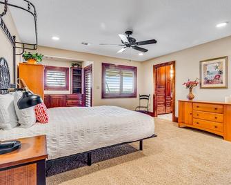 Harbor Point - Spicewood - Bedroom