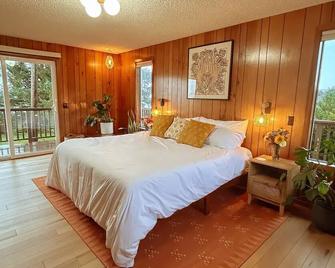 Secluded, King Beds, Hot Tub, Ev Charger, Pets Ok! - Tillamook - Camera da letto