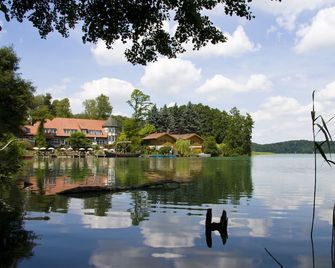 Romantischer Seegasthof & Hotel Altes Zollhaus - Feldberg - Buiten zicht