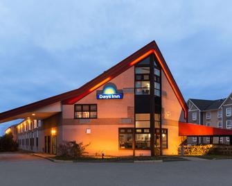 Days Inn by Wyndham Trois-Rivieres - Trois-Rivières - Edificio