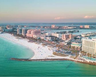 Cozy Villa Near Clearwater Beach with Patio & Hammock - Clearwater
