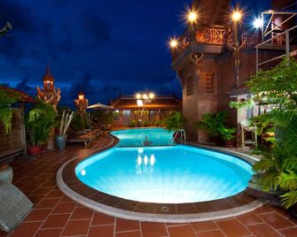 أوكيه 1 فيلا - سيم ريب - حوض السباحة