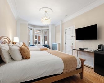 Hotel Charles-Alexandre - Par Aneyro - Quebec