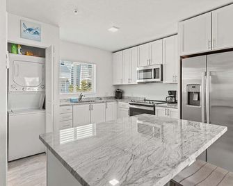 Ocean Isles #123 - Ocean Views, Resort Style Pool - Marathon - Kuchyň