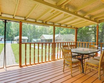 5 Mi to Marina & Raceways: Mongaup Valley Retreat! - Mongaup Valley - Balcony