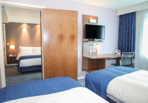 Holiday Inn Express Airport Near Legoland Uk Holiday Inn Express