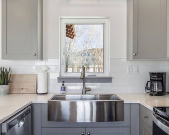 New! Teton Creek Retreat 4 - Near Grand Targhee - Driggs - Kuchyň
