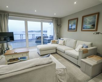 White Sails - Y Felinheli - Living room