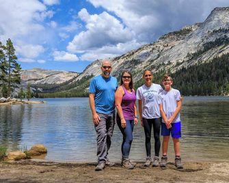 Mariposa Grove Creekside Retreat - Fish Camp