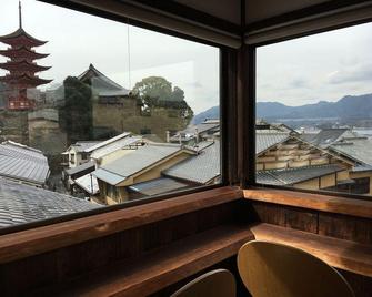 Ryoso Kawaguchi - Hatsukaichi - Balcón