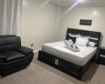 Home away from home! - Canton - Bedroom