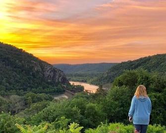 Top o' the Hill Apt. in historic Harpers Ferry - Harpers Ferry
