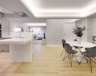 Bella Easo 2 by FeelFree Rentals - San Sebastian - Spisesal