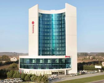 Ramada Hotel & Suites by Wyndham Edirne - Edirne - Rakennus